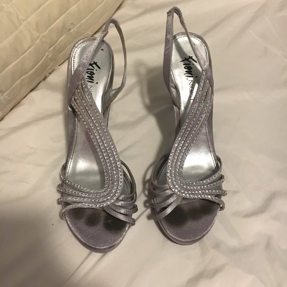 Fioni Night silver heels