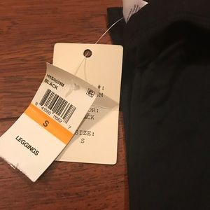 BRAND NEW with tags!!!!Hippie rose plain leggings