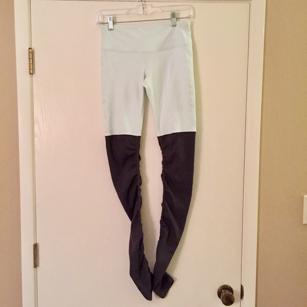 Alo Yoga - Goddess Leggings