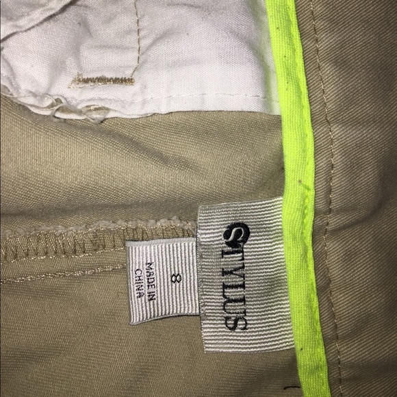 Shorts - Picture 2 of 3