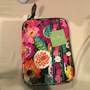 Vera Bradley tablet sleeve in va va bloom
