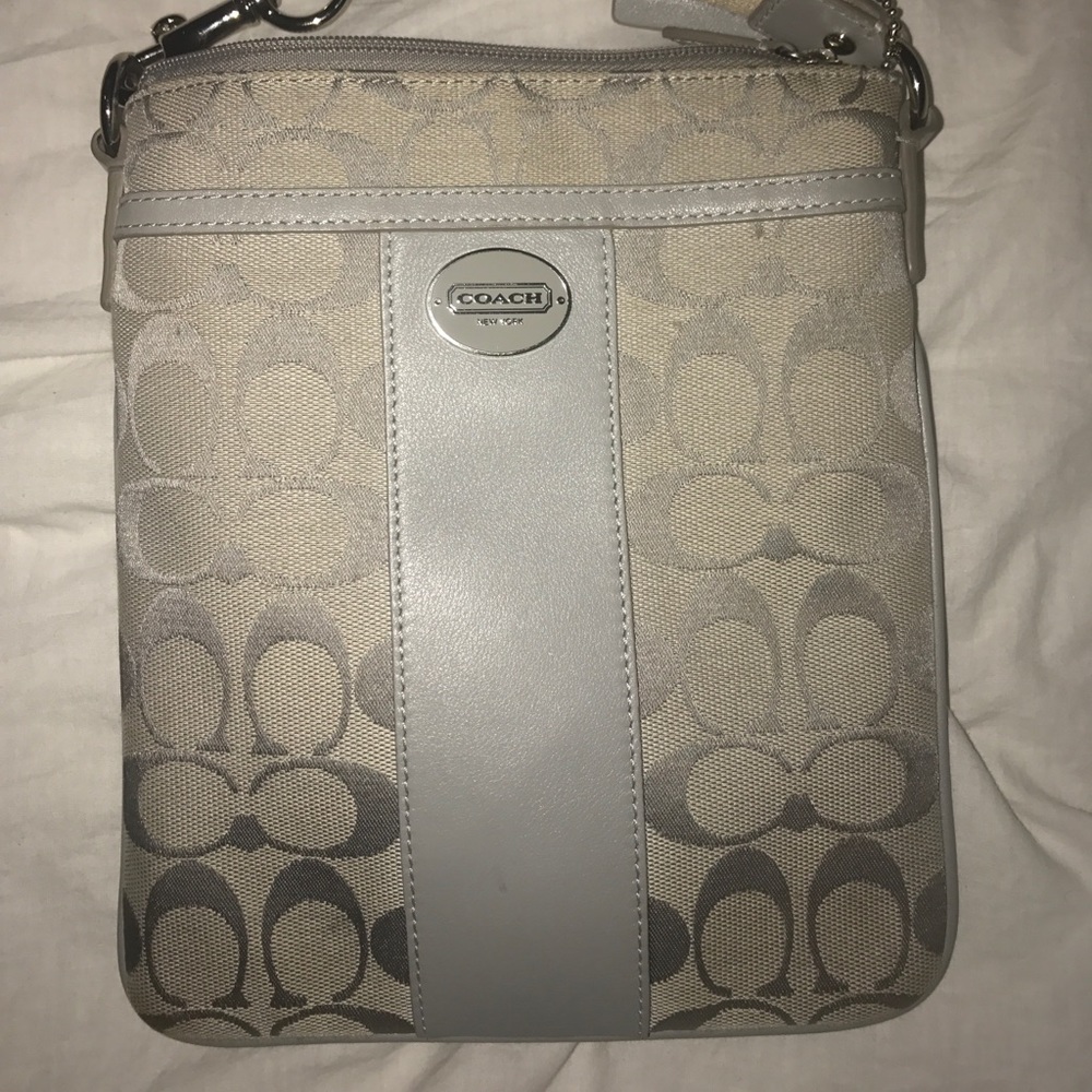 Authentic Coach - Picture 2 of 7