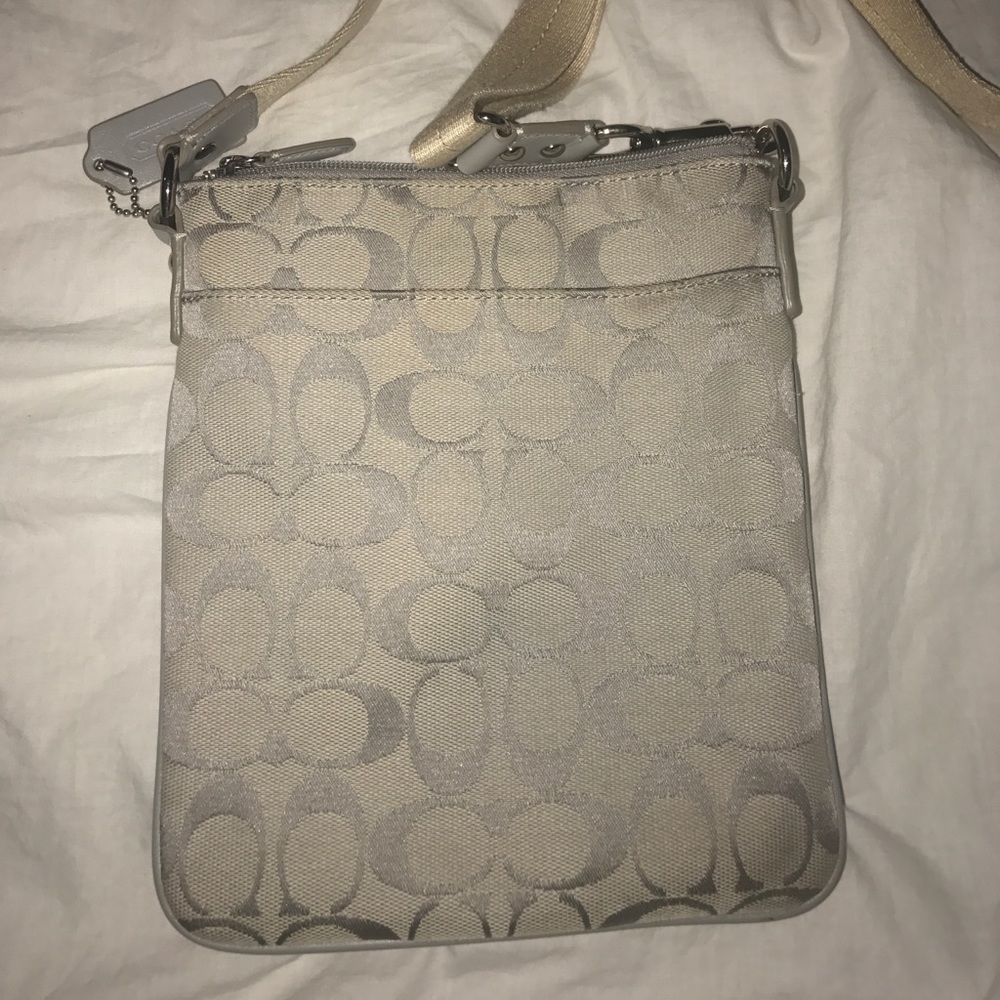 Authentic Coach - Picture 3 of 7