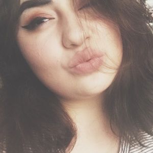 Meet your Posher, Stephania