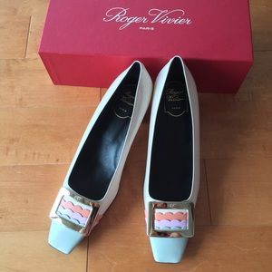 Roger Vivier "Decollette Belle" pump size 40 NWT