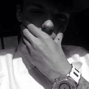 Meet your Posher, Levi