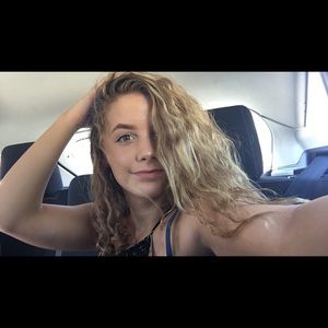 Meet your Posher, Hope