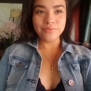 Meet your Posher, Lizbeth