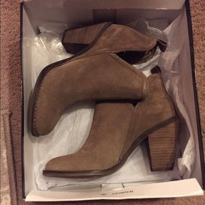 Nine West Booties sz6