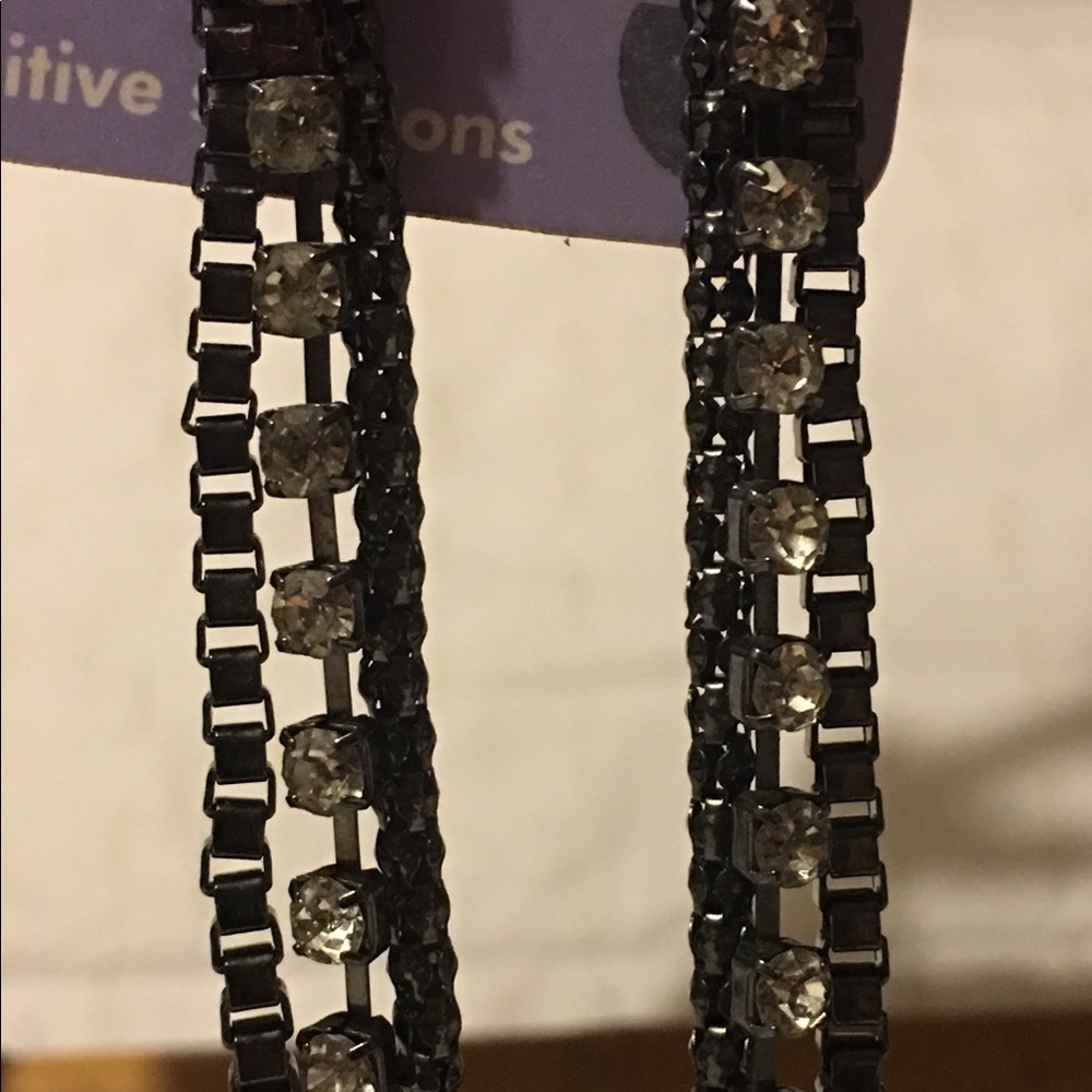 Jewelry - Picture 2 of 8