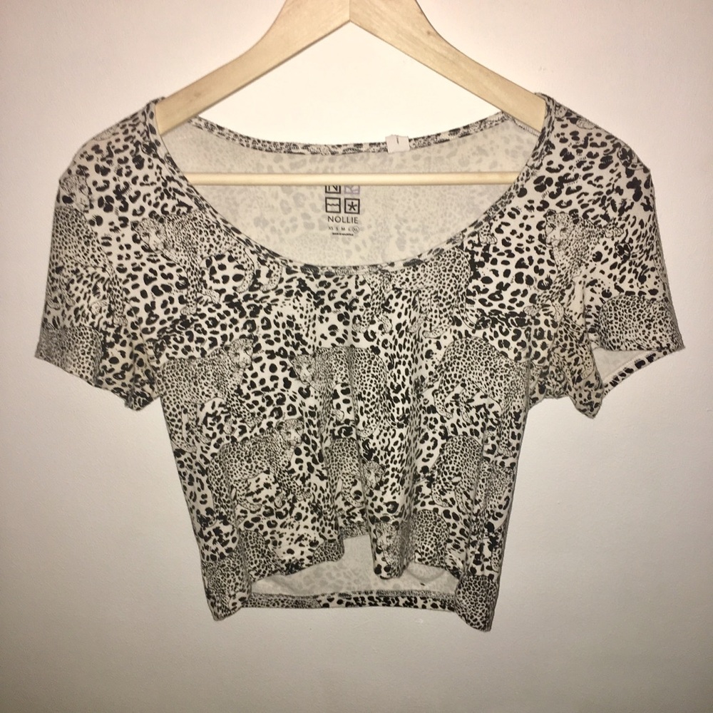 Cheetah print crop top 🐆