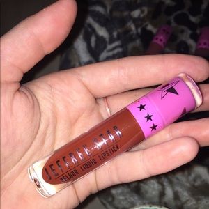 JEFFREE STAR VELOUR LIQUID LIPSTICK ❤️