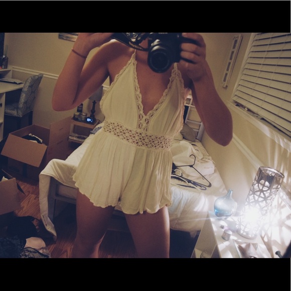 princess polly romper - Picture 1 of 2