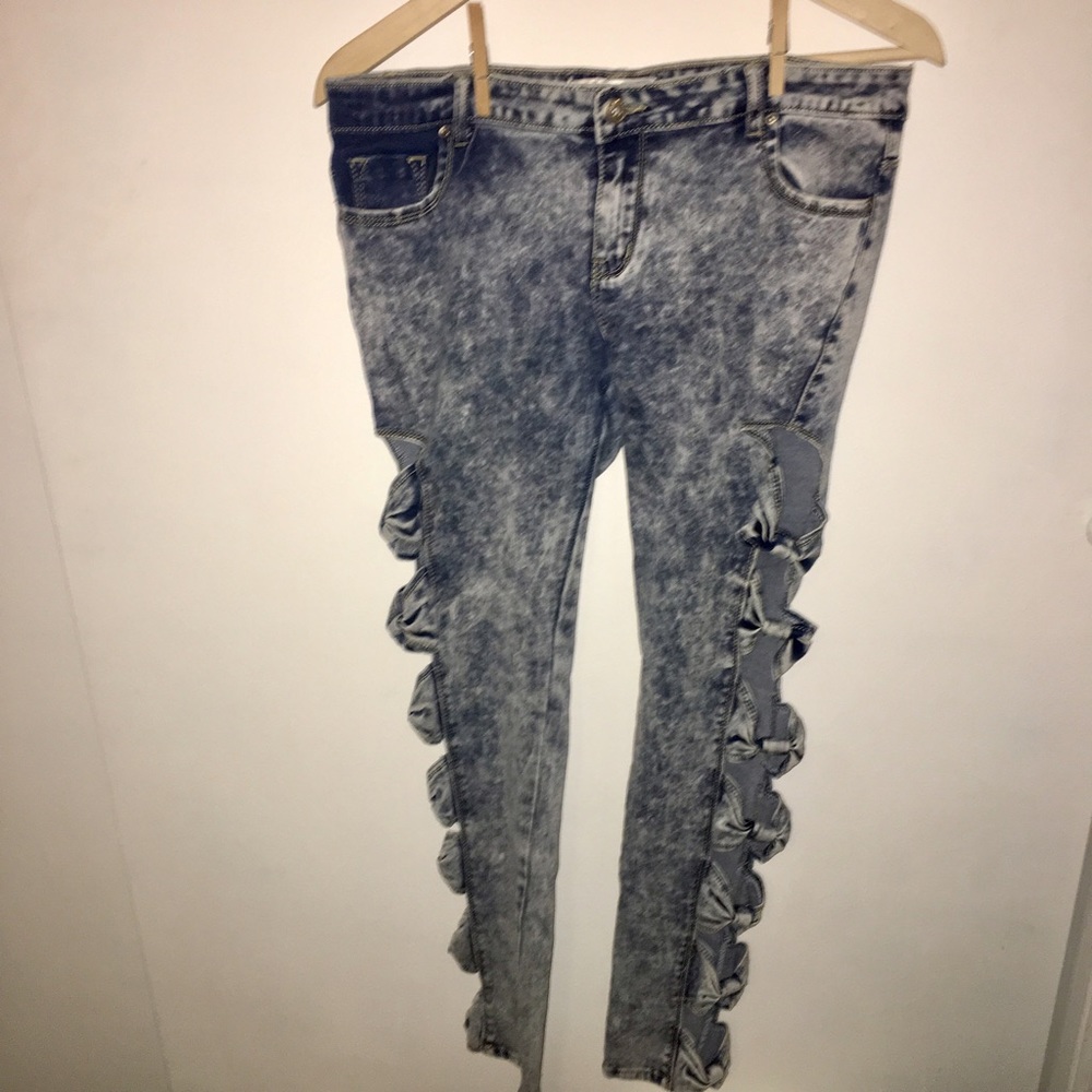 Boohoo bow jeans 🎀