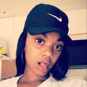 Meet your Posher, Monique