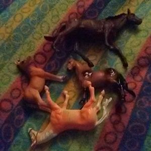 Horse play figures