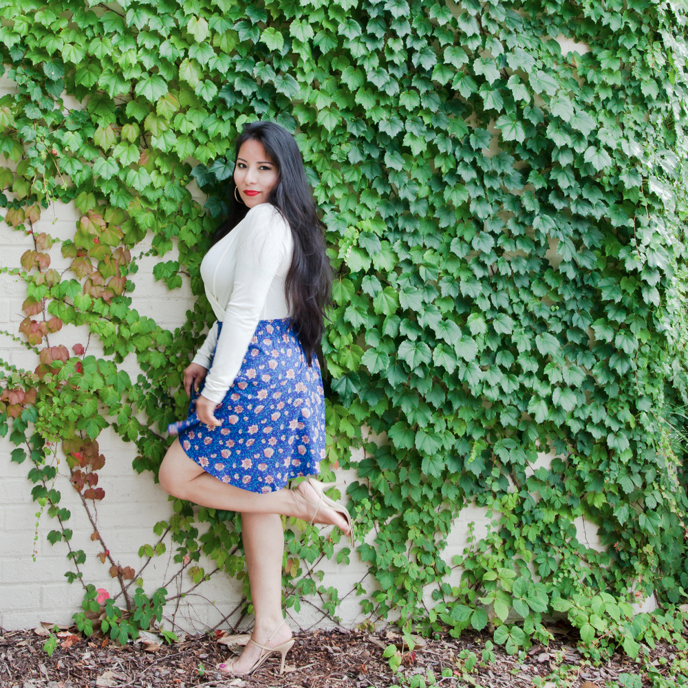 H&M Ladies Short Woven Fabric Floral Skirt Blue