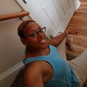 Meet your Posher, Yolanda