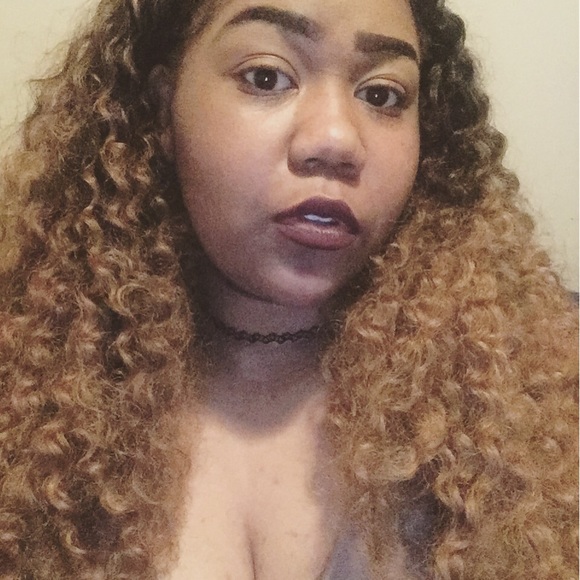 Meet your Posher, Sierra - Picture 1 of 1