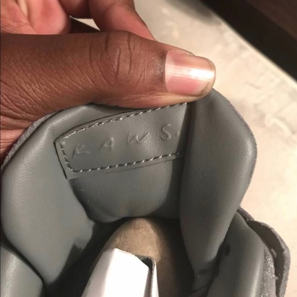 Air Jordan 4 kaws