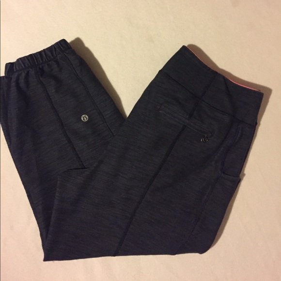 lululemon athletica Pants - 1 Hour Sale🎉Lululemon Presence Of Mind Crops