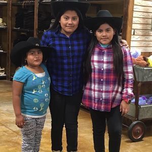 Meet your Posher, Avigail