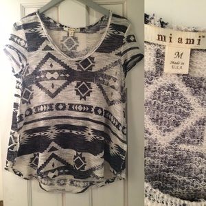 Francesca's shirt medium navy blue and white Aztec