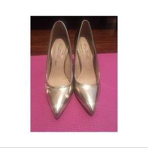 Anne Michelle Gold Pointed Heel
