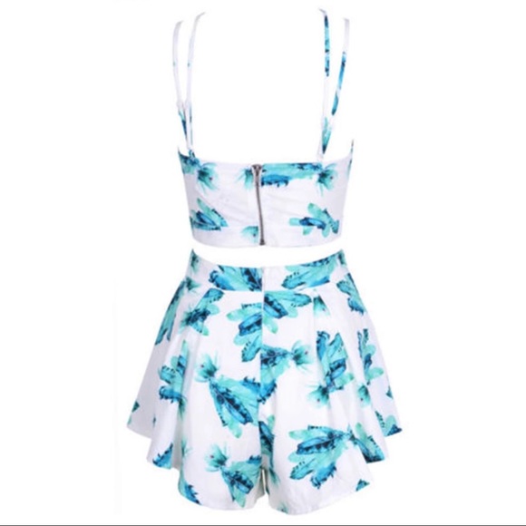 🌊 Blue/ White floral play suit set. - Picture 3 of 4