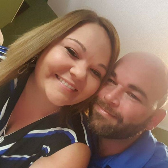 Meet your Posher, Caitlin - Picture 2 of 2