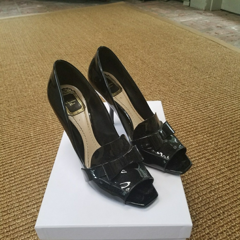 AUTHENTIC Dior blk patent peep toe pumps, sz8