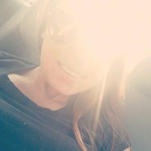 Meet your Posher, Holly