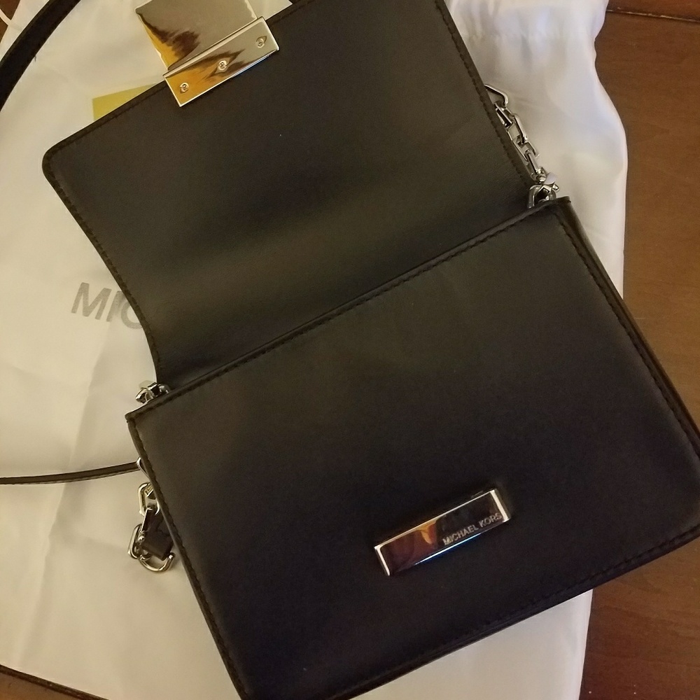 Michael Kors crossbody purse - Picture 2 of 3