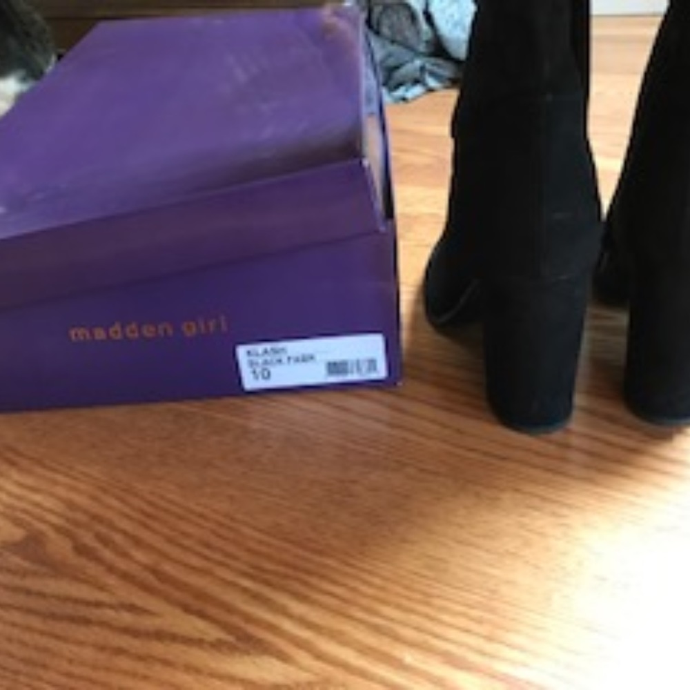 Madden Girl 'Klash' boots size 10