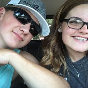 Meet your Posher, Victor