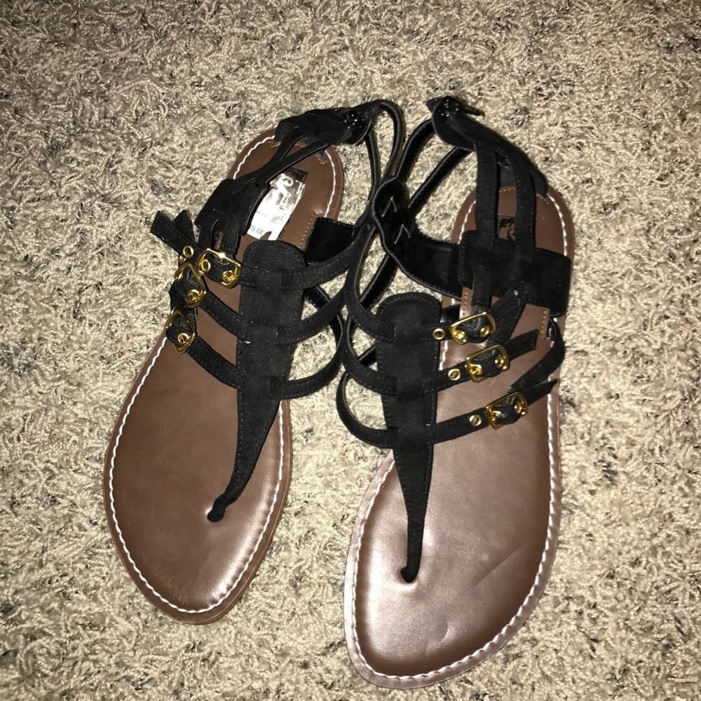 Decree black sandals