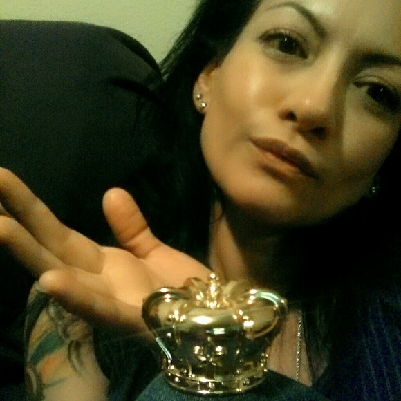 Meet your Posher, Sherry - Picture 3 of 4