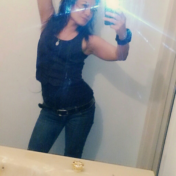 Meet your Posher, Sherry - Picture 4 of 4