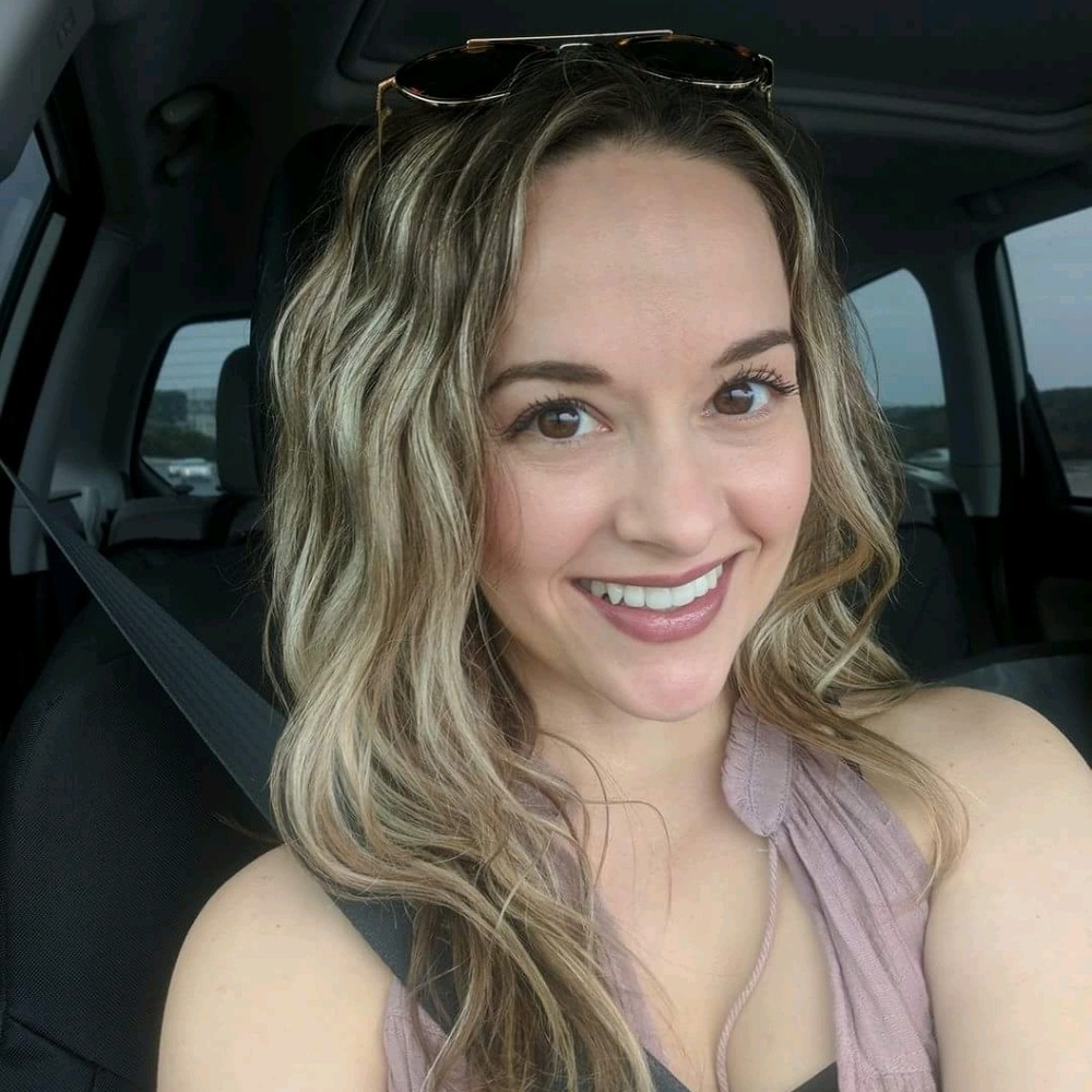 Meet your Posher, Stephanie