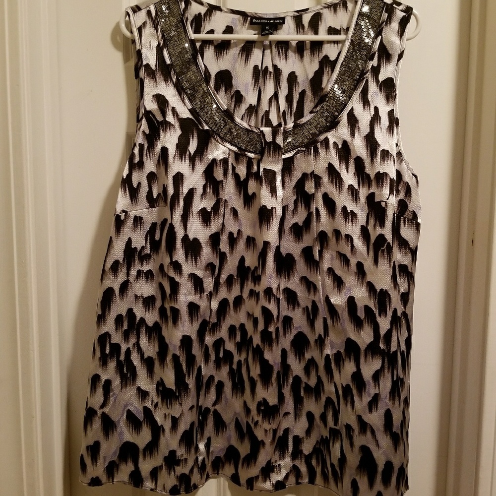 FASHION BUG BLOUSE - Picture 7 of 7