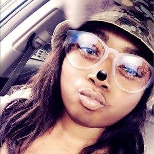 Meet your Posher, Briana