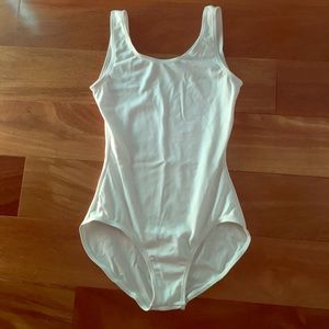 🙆🏻 WHITE CAPEZIO LEOTARD 🙆🏻
