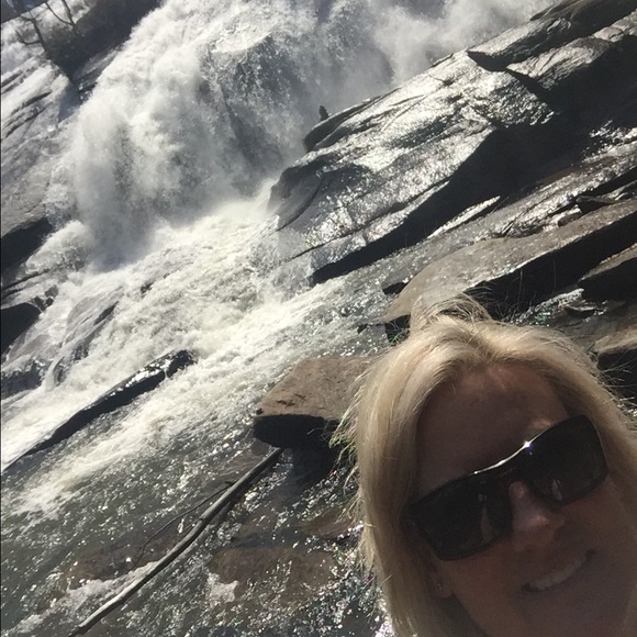 Meet your Posher, Michelle - Picture 1 of 1