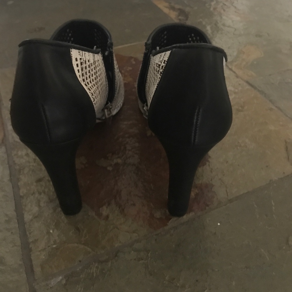 Heels - Picture 3 of 4