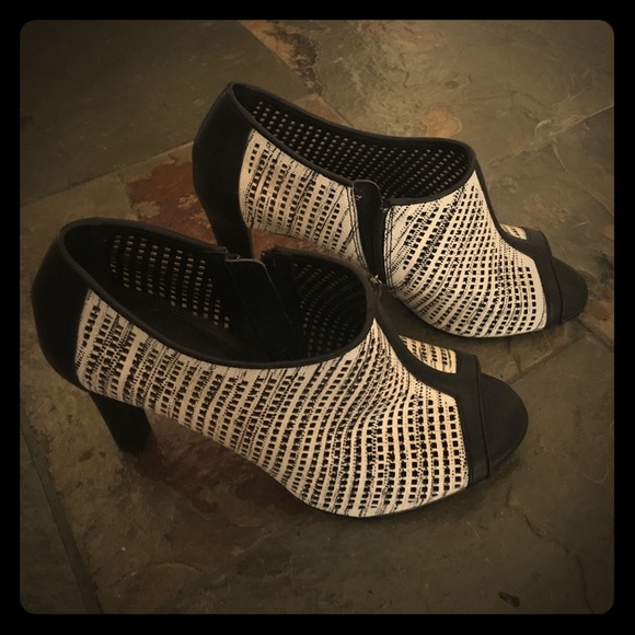 Heels - Picture 1 of 4