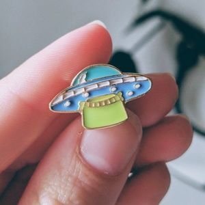 Retro alien spaceship ufo enamel pin brooch