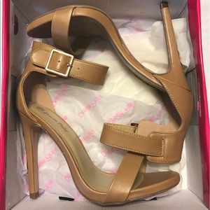 Brand new beautiful heels! Nude/taupe