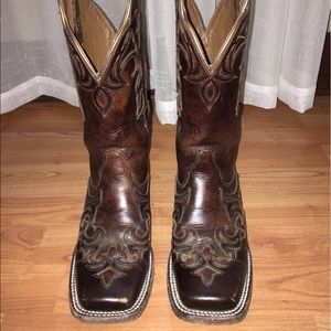 Ariat Women's Boots Size 7.5 MAKE OFFER