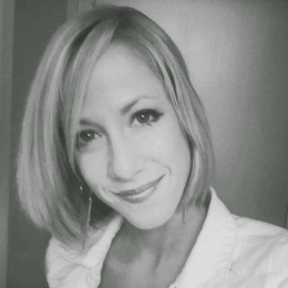 Meet your Posher, Hollis