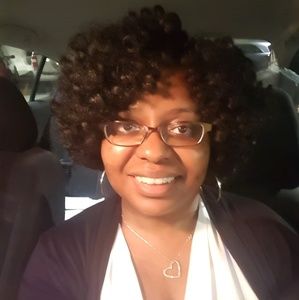 Meet your Posher, Ora